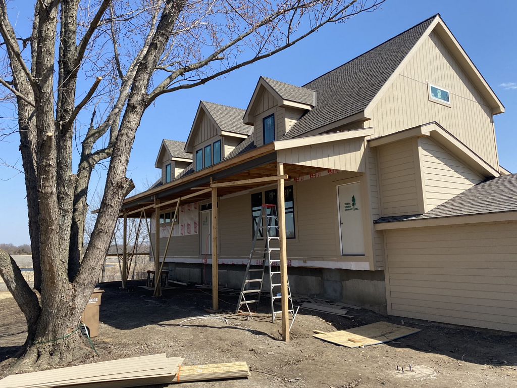 Pyramid Roofing|Raymore